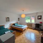 Rum i privatbostad Uni Naehe Mit Garten