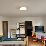 Rum i privatbostad Uni Naehe Mit Garten