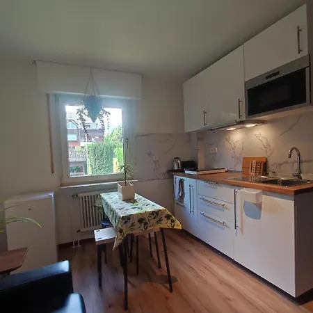 Uni-naehe بوخوم