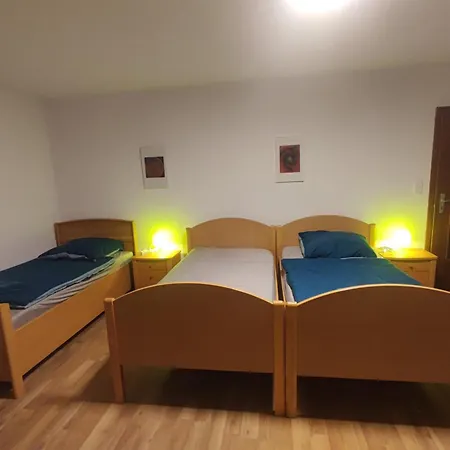Uni Naehe Mit Garten